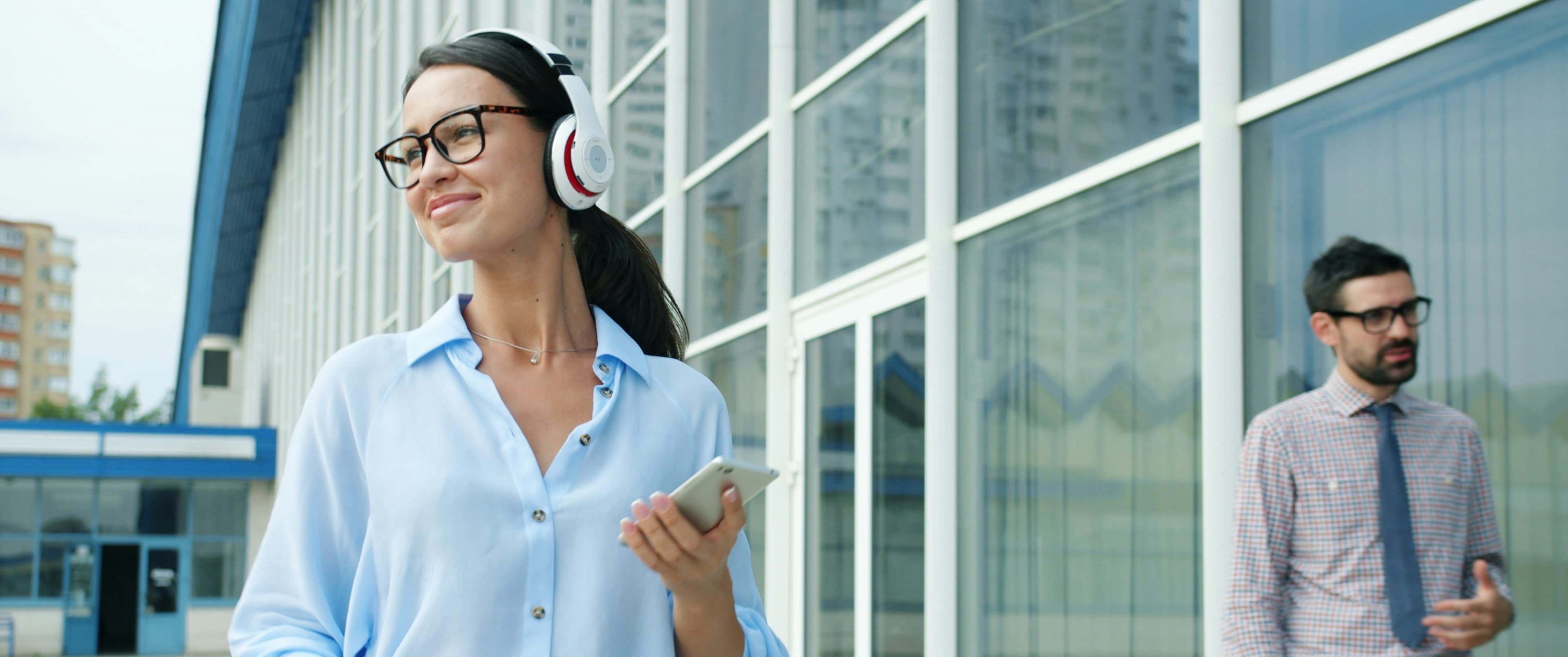 5 Reasons a Good Referral Beats a Great Recruiter